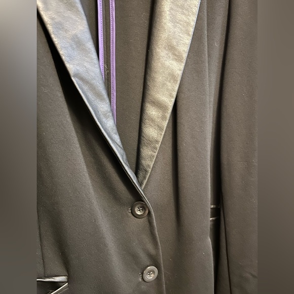 Plus Size Black Blazer with Faux Leather Trim Size 22 - Picture 2 of 4